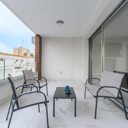 Mirage 2-br In لارنكا