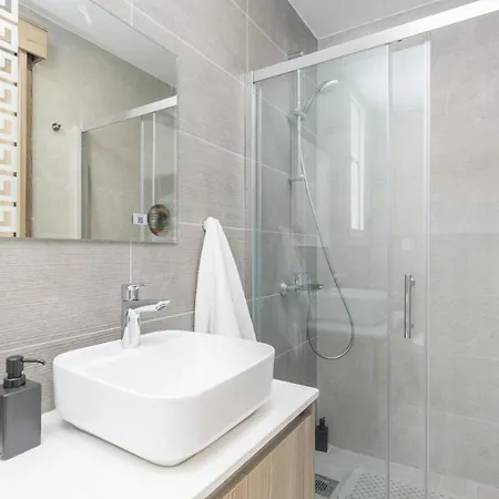 Mirage 2-br In Appartement *