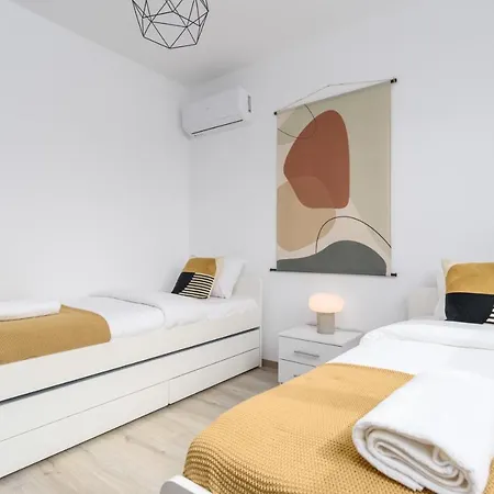 Mirage 2-br In Appartement *