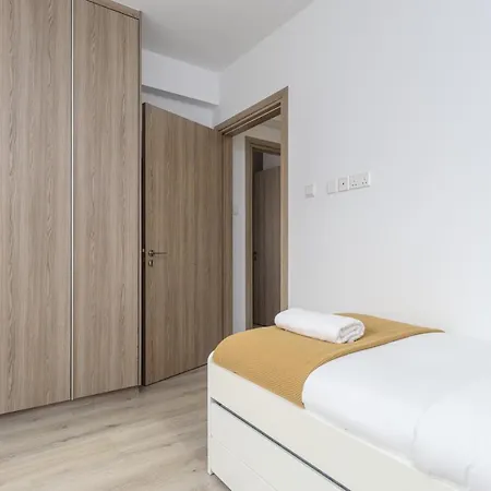 Mirage 2-br In Appartement