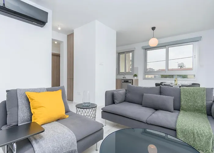 Mirage 2-br In Ларнака